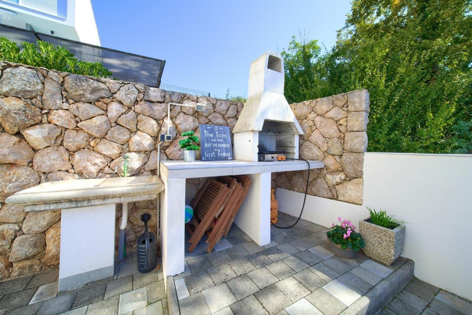 Apartment Sasso Bianco With The Private Pool Нивице Экстерьер фото